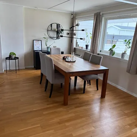 Ons 2026 - 3 Bedroom House In Hundvag *