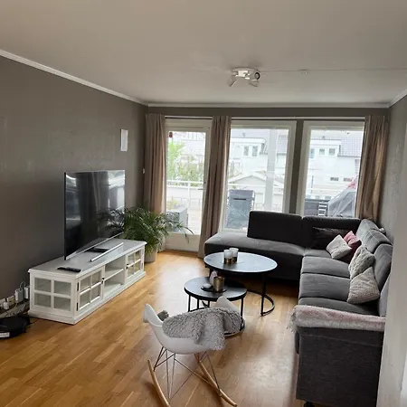 Ons 2026 - 3 Bedroom House In Hundvag